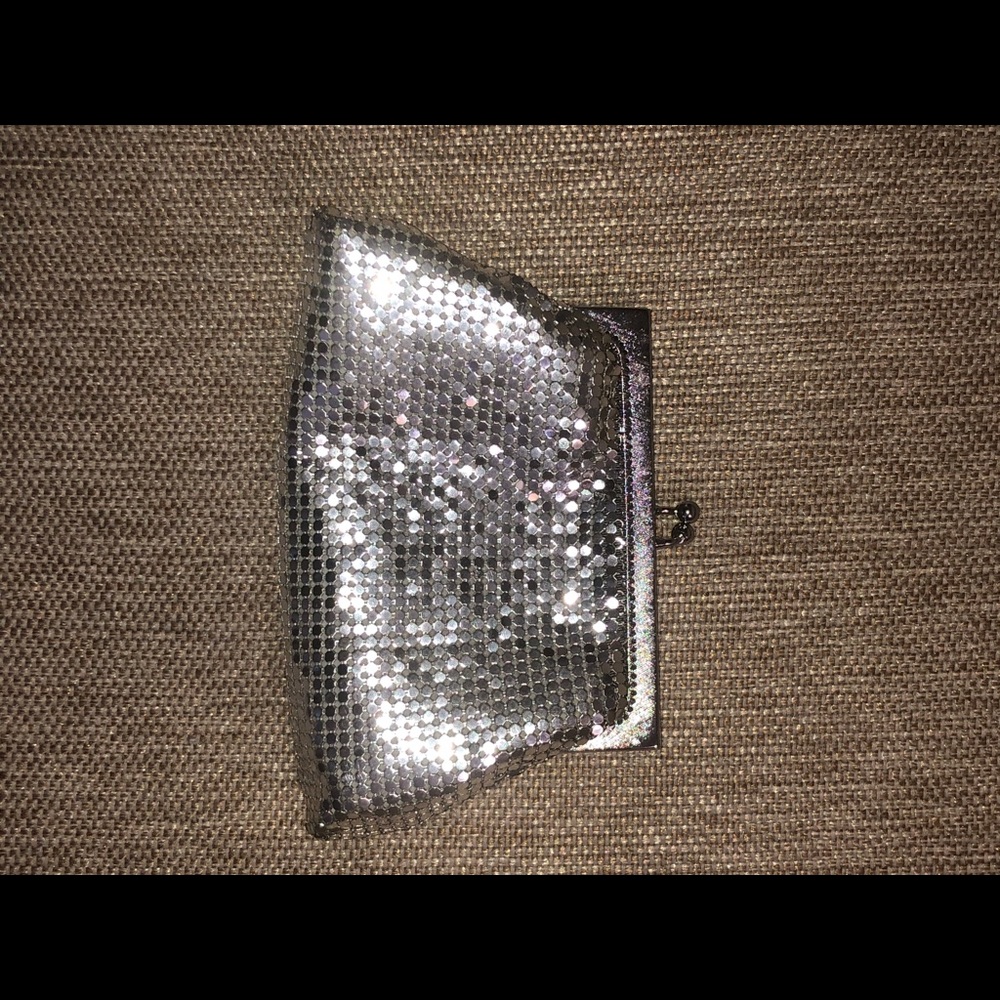 Vintage whiting and Davis silver mesh bag kiss